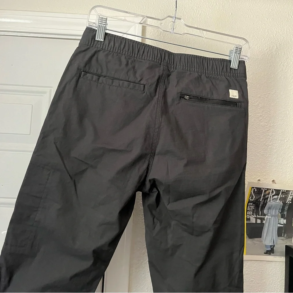 VUORI dark‎ grey athletic elastic drawstring waist slim leg cropped pants